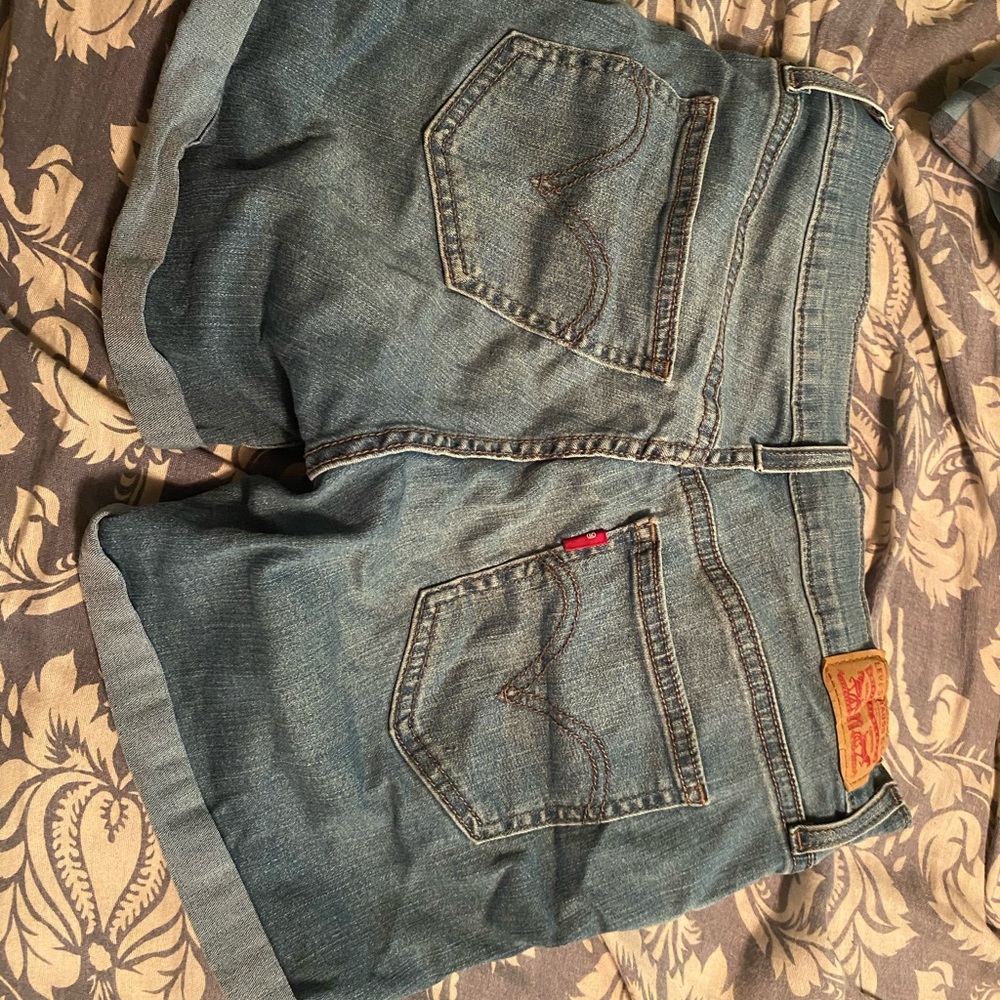 Levi high waisted shorts